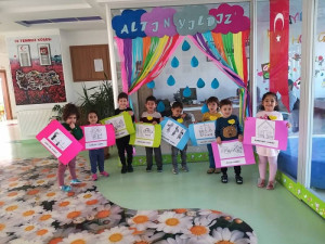 ALTINYILDIZ KREŞ VE ANAOKULU DÜNYA ÇOCUK HAKLARI GÜNÜNÜ KUTLADI