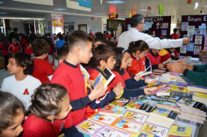 ALTINYILDIZLILAR KİTAP FUARINDA BULUŞUYOR