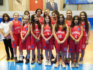 ALTINYILDIZIN KÜÇÜK KIZLARI DA POTADA ŞAMPİYON