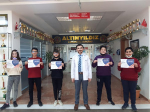 ALTINYILDIZ TÜRKİYE FİNALİSTLERİ BELGELERİNİ ALDI