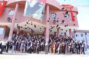 ALTINYILDIZ FEN VE ANADOLU LİSESİNDEN MUHTEŞEM MEZUNİYET