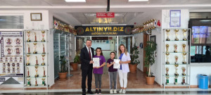 ALTINYILDIZIN KÜÇÜK YAZARLARI