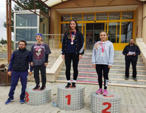 ALTINYILDIZ LİSELİ ALEYNA ŞAMPİYON OLDU