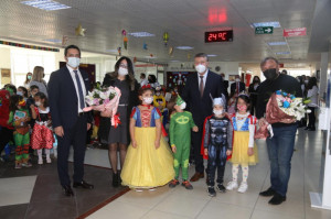 YAZAR CELAL AKBAŞ ALTINYILDIZLILARLA BULUŞTU