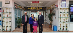 ALTINYILDIZ’DA ÖĞRETMENLER GÜNÜNDE ÇİFTE 1.LİK
