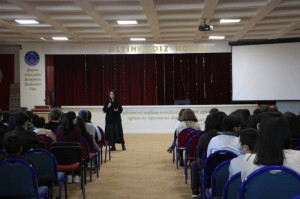 ALTINYILDIZ KOLEJİNDE NAZAN ARISOY SÖYLEŞİSİ