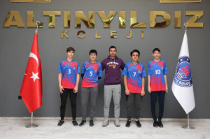 ALTINYILDIZ KOLEJİ MASA TENİSİ TAKIMI YARI FİNALDE