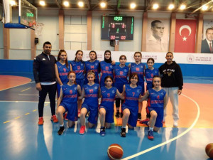 ALTINYILDIZ KOLEJİ KIZ BASKETBOL TAKIMI GRUP LİDERİ