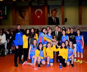 ALTINYILDIZ KOLEJİ BASKETBOL GENÇ TAKIMLARINDAN ÇİFTE KUPA