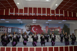 ALTINYILDIZDA BİR BAŞARI SERÜVENİ: HALK OYUNLARI
