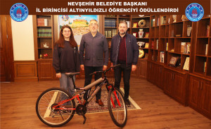 NEVŞEHİR BELEDİYE BAŞKANI İL BİRİNCİSİ ALTINYILDIZLI ÖĞRENCİYİ ÖDÜLLENDİRDİ