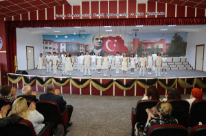 ALTINYILDIZLI 5.SINIFLARDAN İNGİLİZCE TİYATRO