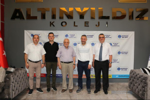ÖNCEKİ DÖNEM MİLLETVEKİLİ SAYIN MUSTAFA AÇIKGÖZ ALTINYILDIZ KOLEJİ’Nİ ZİYARET ETTİ