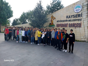 ALTINYILDIZ FEN VE ANADOLU LİSESİ ÖĞRENCİLERİ KAYSERİ KİTAP FUARINDA