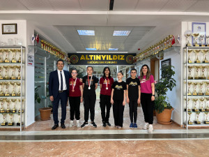 ALTINYILDIZLI ÖĞRENCİLER MADALYALARI TOPLADI