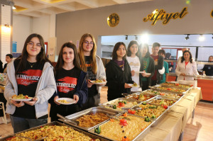 Altınyıldız Koleji Fen ve Anadolu Lisesi 23 Nisan Etkinlikleri Kapsamında Öğrenciler İçin Açık Büfe-Türk Mutfağı İkramında Bulundu.