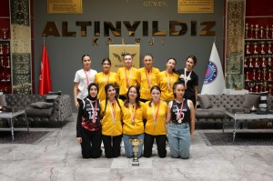 ALTINYILDIZ KOLEJİ FEN VE ANADOLU LİSESİ VOLEYBOL TAKIMLARINDAN  ÇİFTE ŞAMPİYONLUK