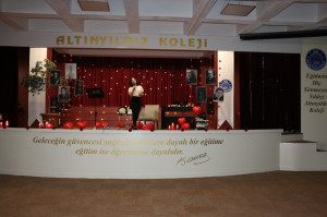 ALTINYILDIZ KOLEJİ FEN VE ANADOLU LİSESİNDE ŞİİR DOLU BİR GÜN