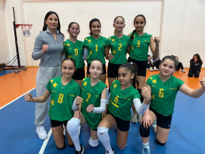 ALTINYILDIZ KÜÇÜK KIZLAR VOLEYBOL TAKIMI FİNALLERDE