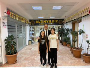 TENİS KORTLARINDA ALTINYILDIZ FARKI