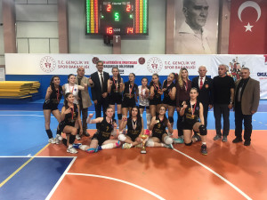 KIZ VOLEYBOL TAKIMI NEVŞEHİR ŞAMPİYONU