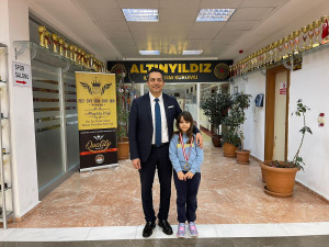 ALTINYILDIZ ÖĞRENCİSİNDEN ULUSLARARASI SANAT SERGİSİNDE GURURLANDIRAN BAŞARI