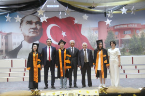 ALTINYILDIZ’DA MUHTEŞEM MEZUNİYET COŞKUSU VE TARİHİ LGS BAŞARISI