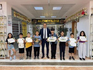 ULUSLARARASI MATEMATİK VE FEN BİLİMLERİ YARIŞMASINDA ÖDÜLLER ALTINYILDIZ'IN